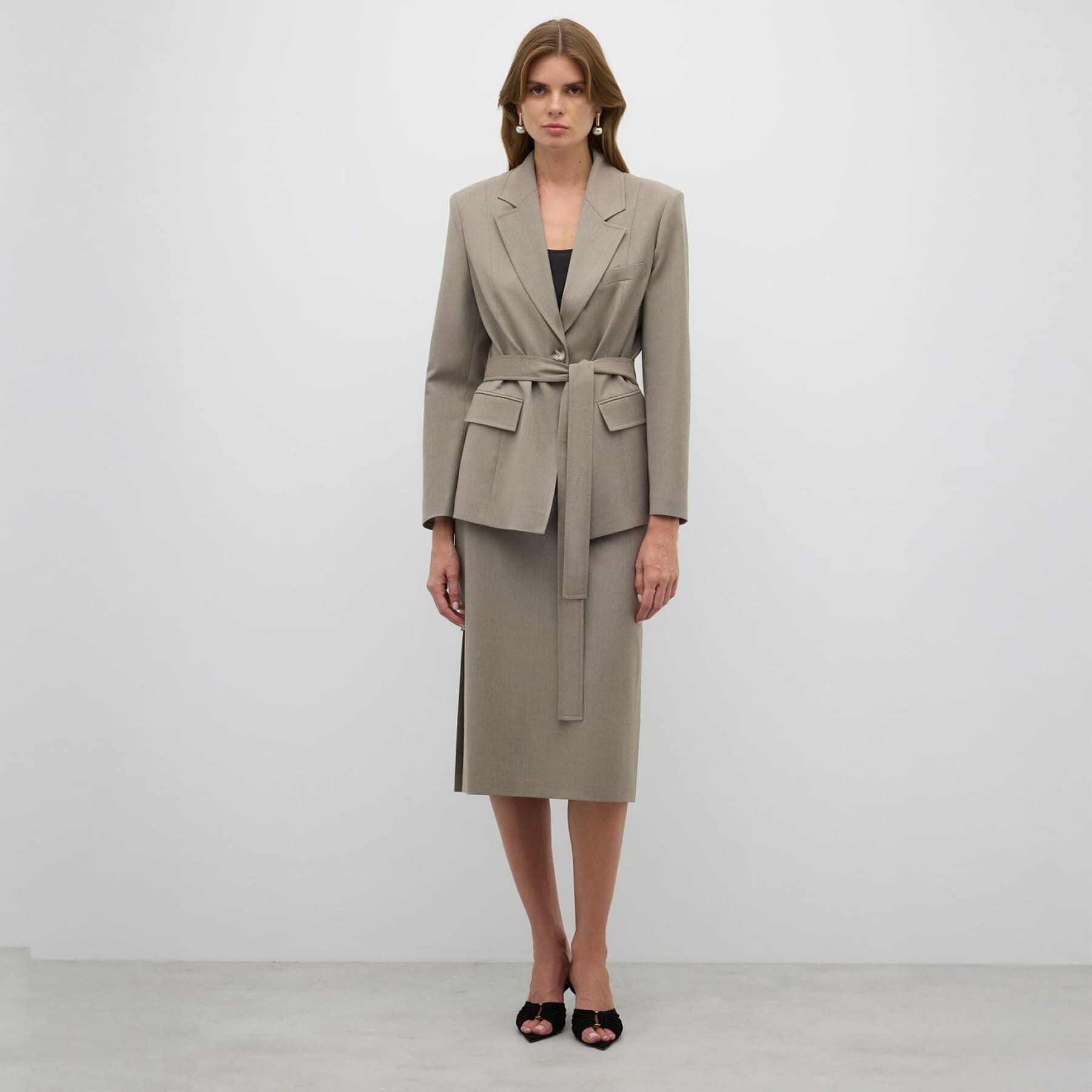 Midi Eteklerle Zarif Kış Kombinleri