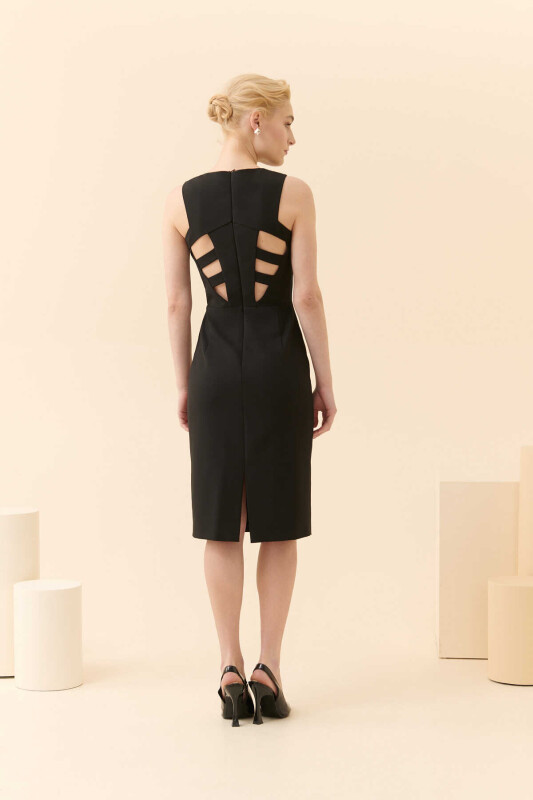  Arkası Cut Out Detaylı Midi Elbise Siyah - 2