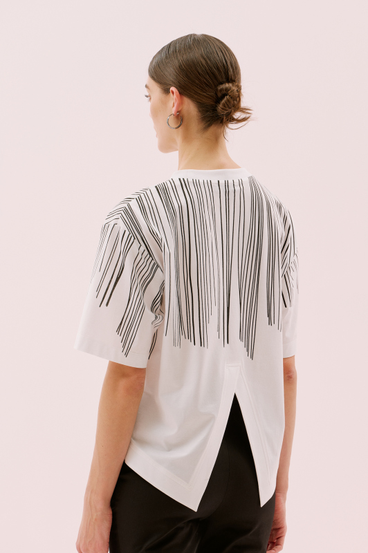 Arkası Yırtmaçlı Baskılı Kısa Kol T-shirt Beyaz - 2