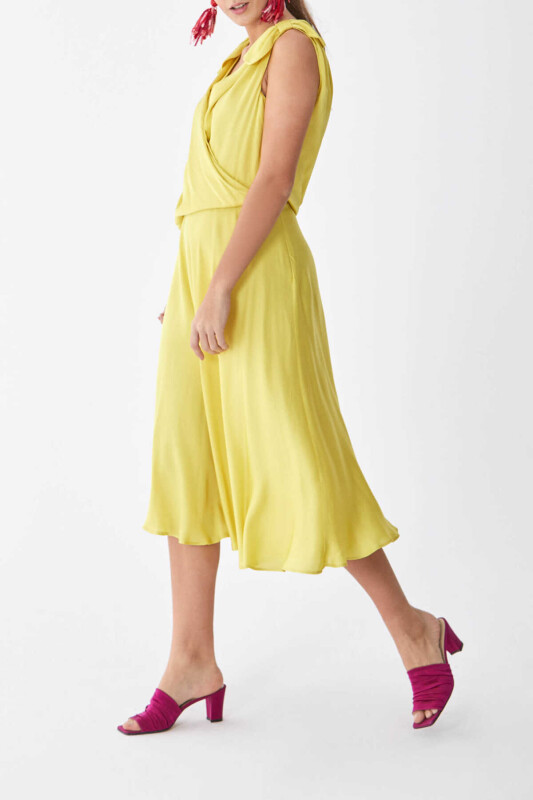 Askılı Kurdele Detaylı Saten Uzun Elbise Sarı - 3