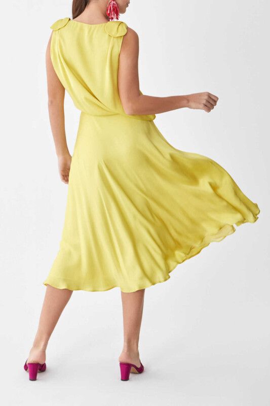 Askılı Kurdele Detaylı Saten Uzun Elbise Sarı - 2