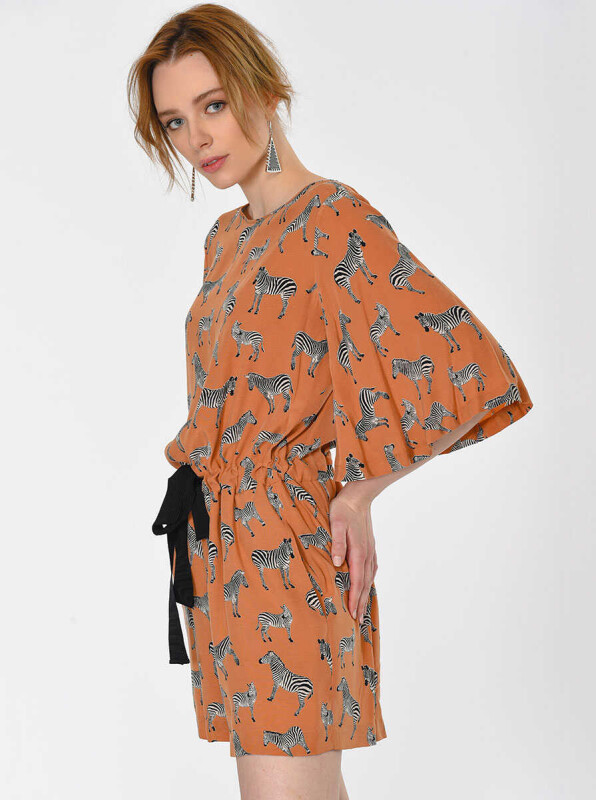 Belden Bağcıklı Zebra Desenli Tulum Standart Renk - 3