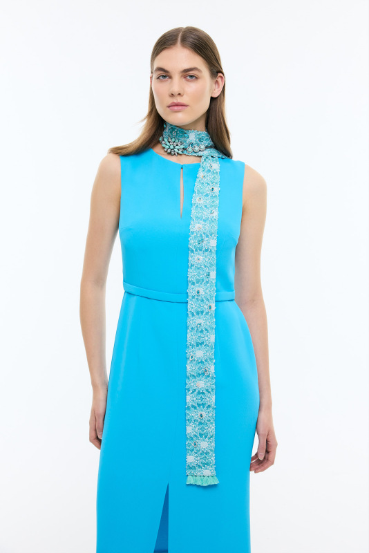 Bele Oturan Şerit ve Yırtmaç Detaylı Midi Boy Elbise Mavi - 4