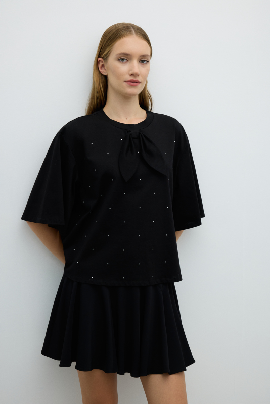 Bisiklet Yaka Fiyonk Taş Baskılı T-shirt Siyah - 1