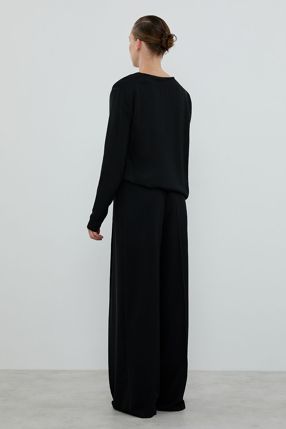 Bisiklet Yaka Saten Bluz Siyah - 2