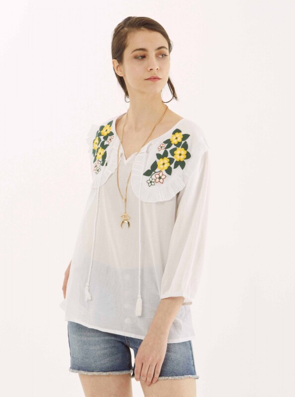 Çiçek Desenli Bluz Beyaz - 3