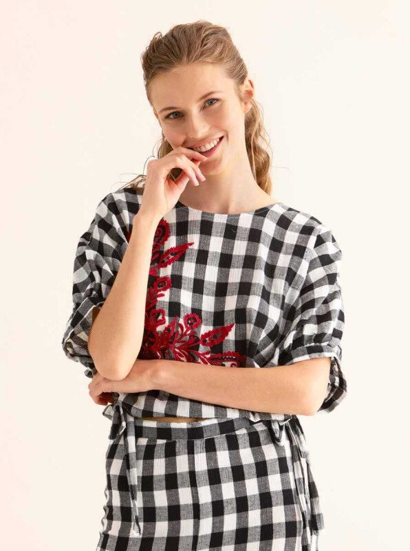 Çiçek Desenli Kareli Gömlek Siyah - 4