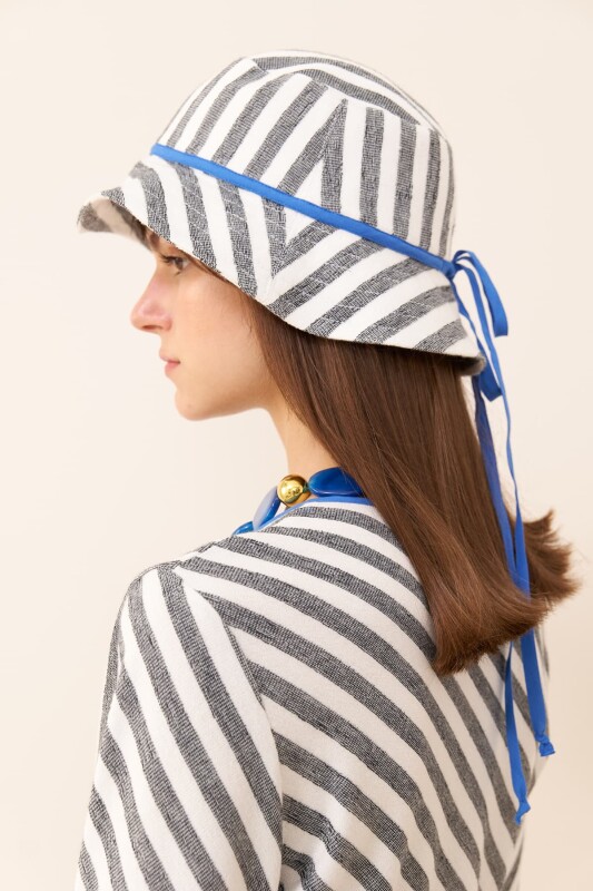 Çizgi Desenli Şapka Siyah-Beyaz - Roman (1)