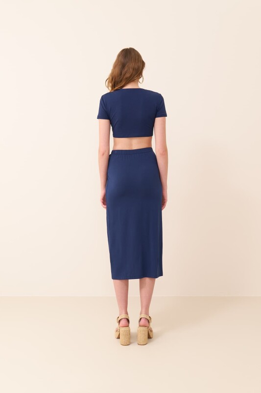 Low-cut Crop Blouse Navy - Roman (1)