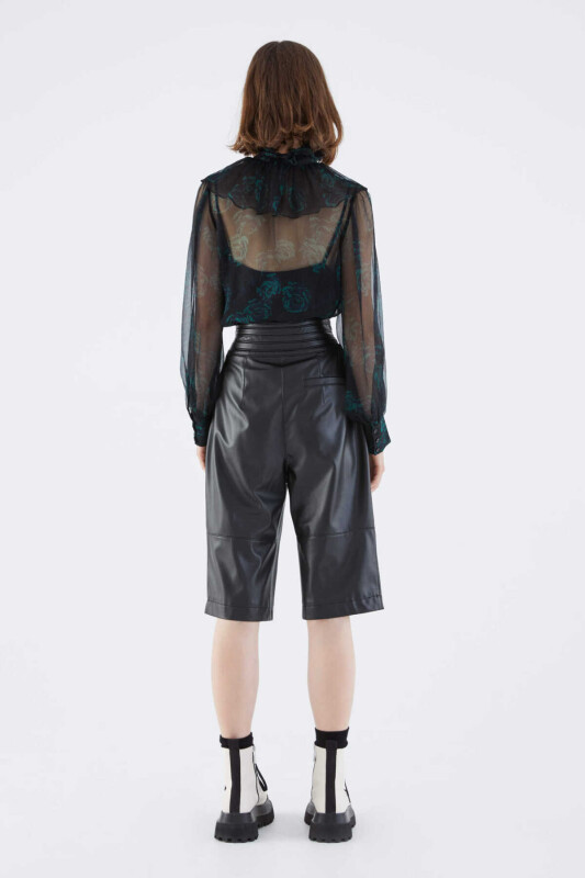  Deri Görünümlü Bermuda Kadın Pantolon Siyah - Roman (1)