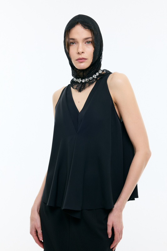 Derin V Yaka Kolsuz Bluz Siyah - Roman