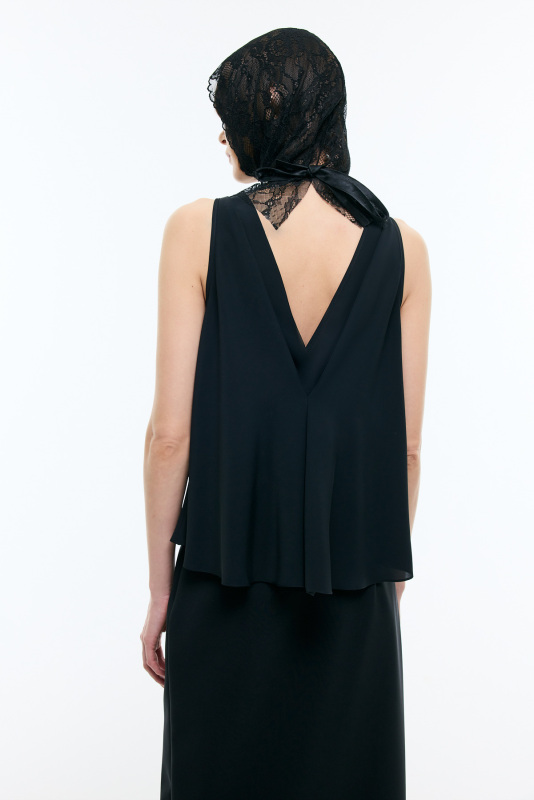 Derin V Yaka Kolsuz Bluz Siyah - Roman (1)