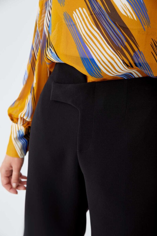  Button Detailed Womens Shorts Black - 3