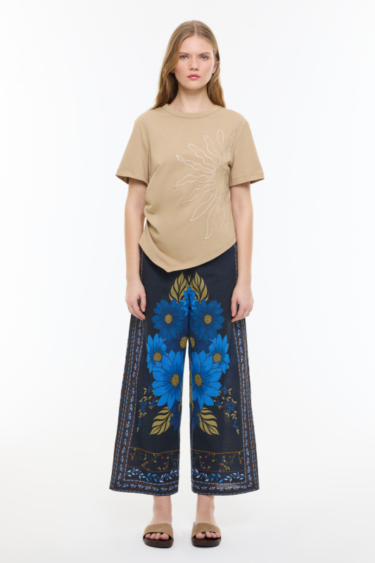 Güneş Nakışlı Asimetrik T-shirt Kahve - 3