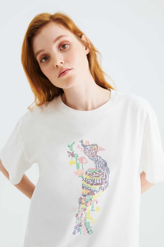  İşlemeli Kadın Tişört Standart Renk - 3