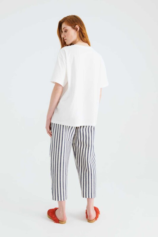  İşlemeli Kadın Tişört Standart Renk - 2