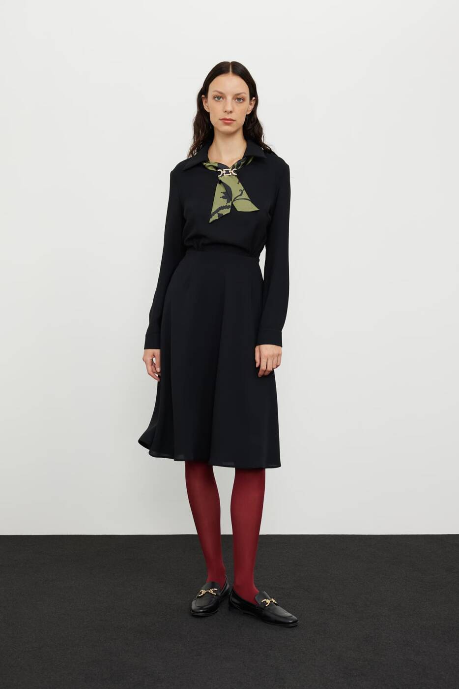Crepe Midi Dress with Gold Accessories Black - 1