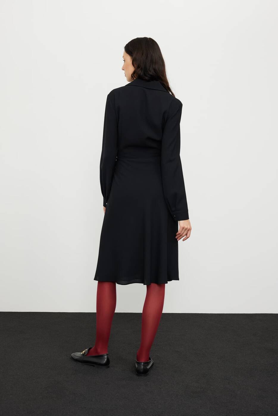 Crepe Midi Dress with Gold Accessories Black - 2