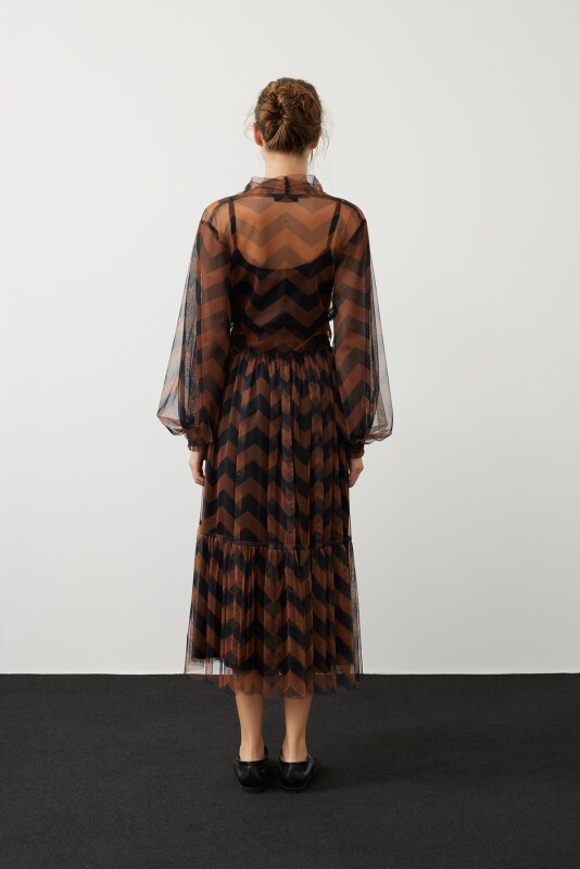 Zigzak Tül Baskılı Kruvaze Crop Bluz Standart Renk - Roman (1)