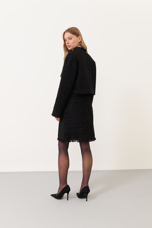 Yakası Ribanalı Kısa Mont Siyah - Roman (1)