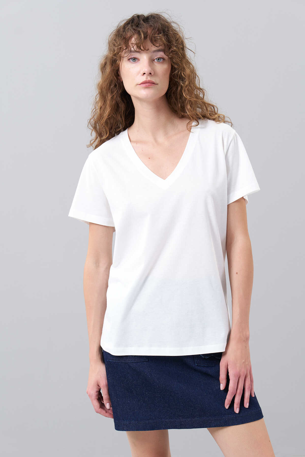 Basic V Yaka T-shirt Beyaz