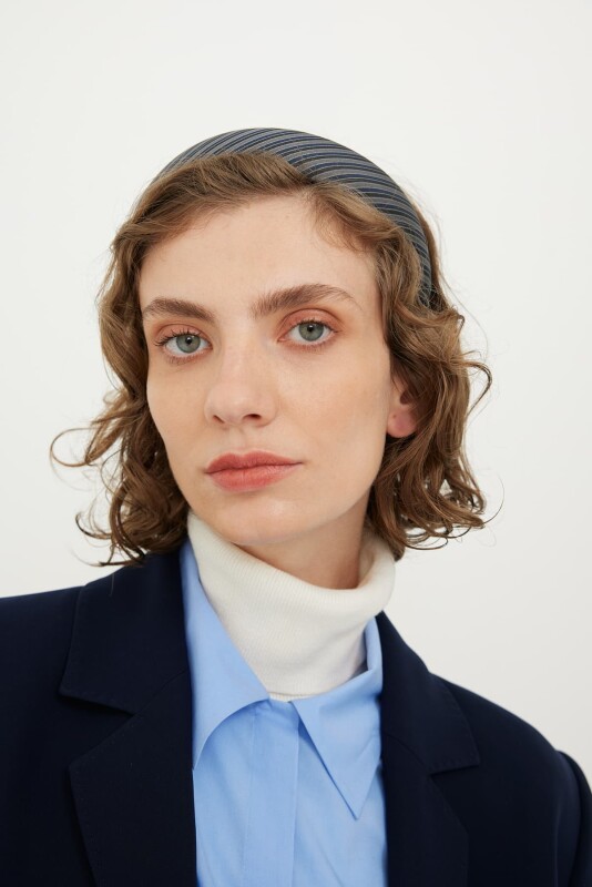 Çizgili Taç Standart Renk - Roman (1)