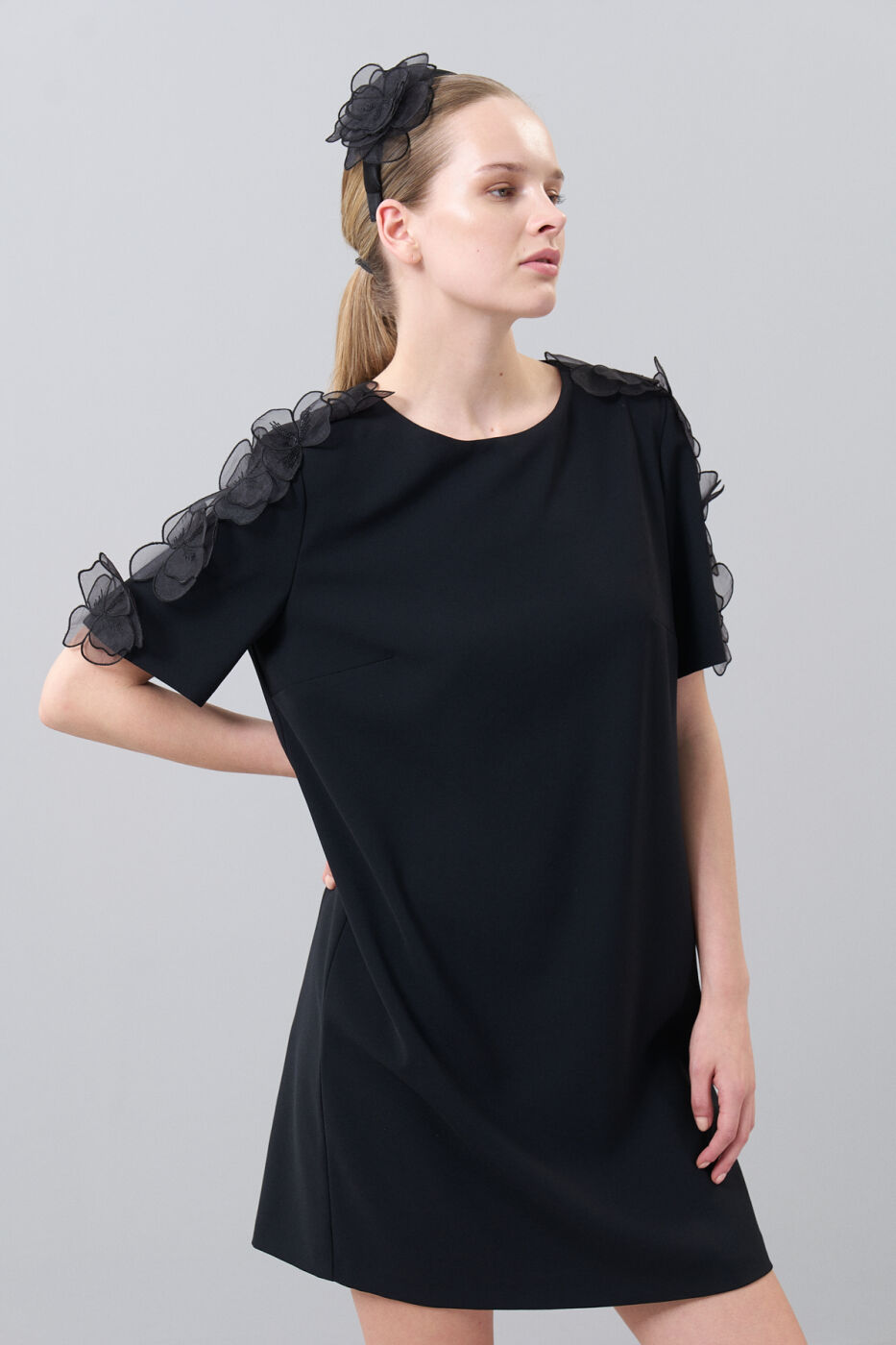 Kolları Çiçek Detaylı Mini Elbise Siyah - 3