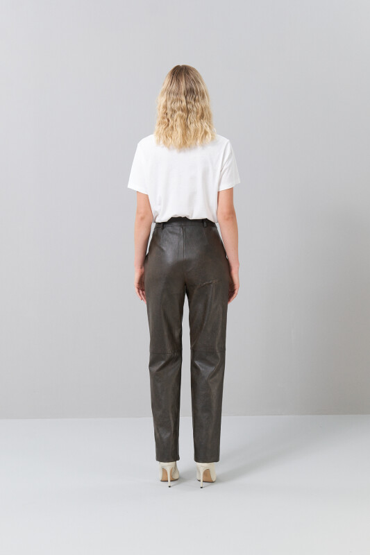 Eskitilmiş Görünümlü Düz Paça Deri Pantolon Kahve - Roman (1)