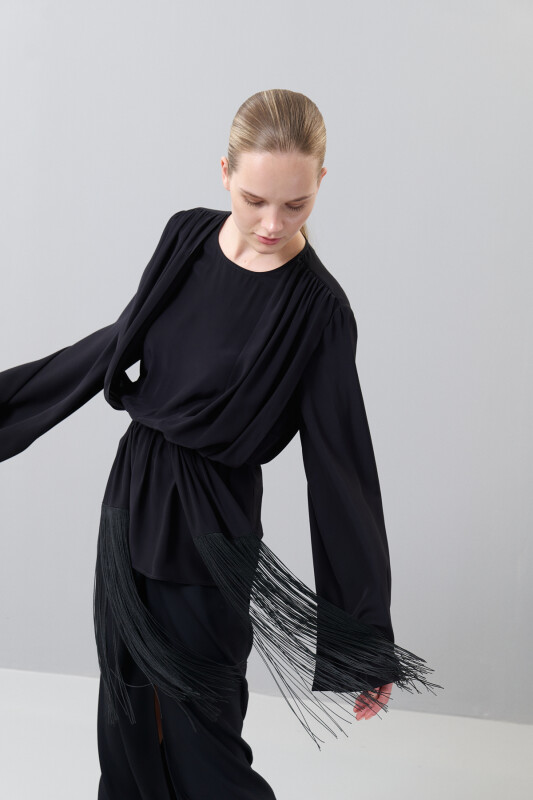 Floş Püsküllü Büzgü Detaylı Bluz Siyah - 4