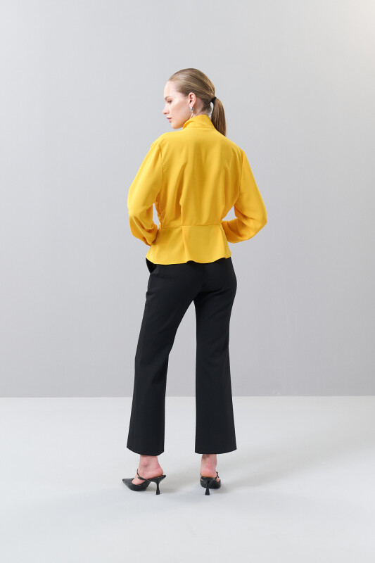 Kruvaze Yaka Kendinden Fularlı Bluz Sarı - Roman (1)