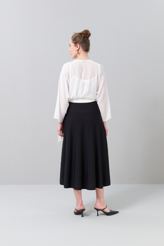 Gül Motifli Belden Bağlamalı Yarasa Kol Bluz Kemik - Roman (1)