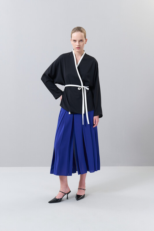 Bel Bağlama Detaylı Kruvaze Yaka Gömlek Siyah - 3