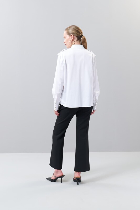 Gold Aksesuarlı ve Çıtçıtlı Apoletli Gömlek Beyaz - Roman (1)