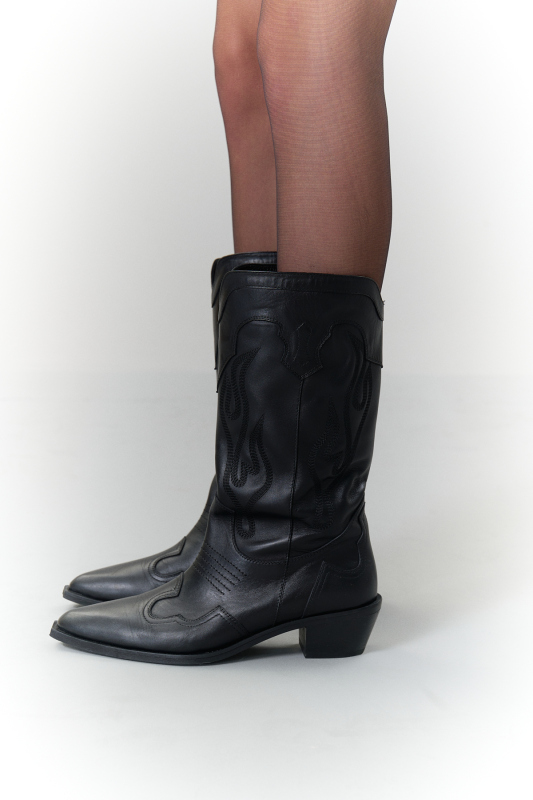 Deri Çizme Siyah - Roman (1)