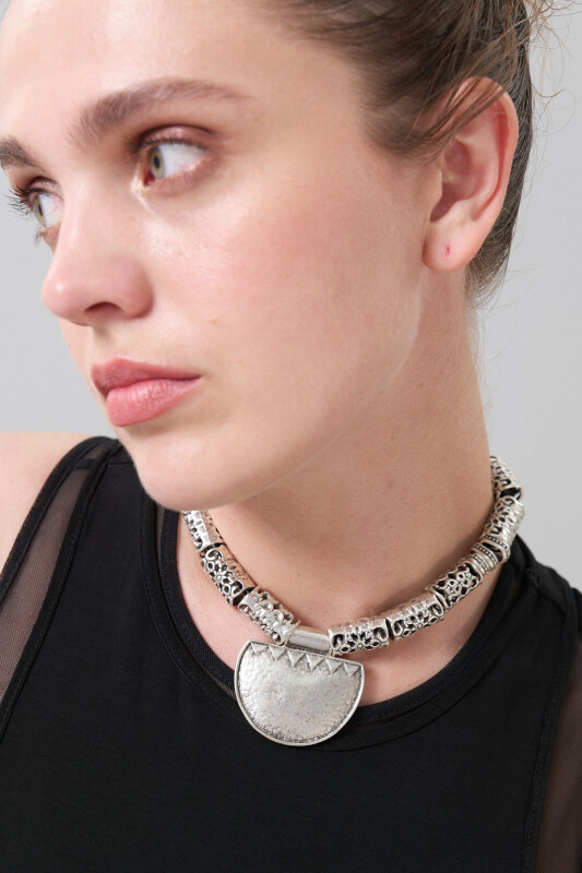 Kolye Gümüş - Roman (1)