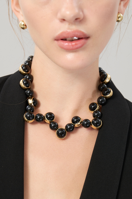 İnci Kolye Siyah - Roman (1)