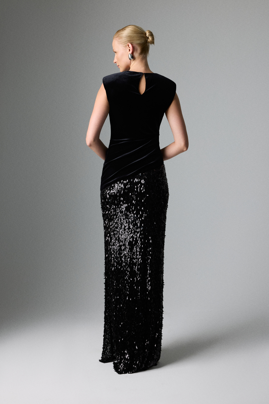 Vatka ve Drape Detaylı Yırtmaçlı Elbise Siyah - 3
