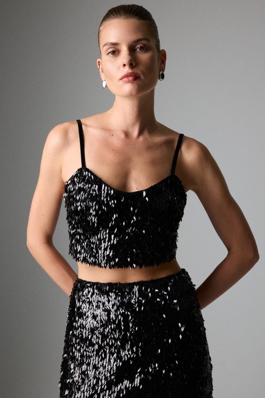 Kalp Yaka İnce Askılı Arkası Kadife Detaylı Payet Büstiyer Siyah - 1