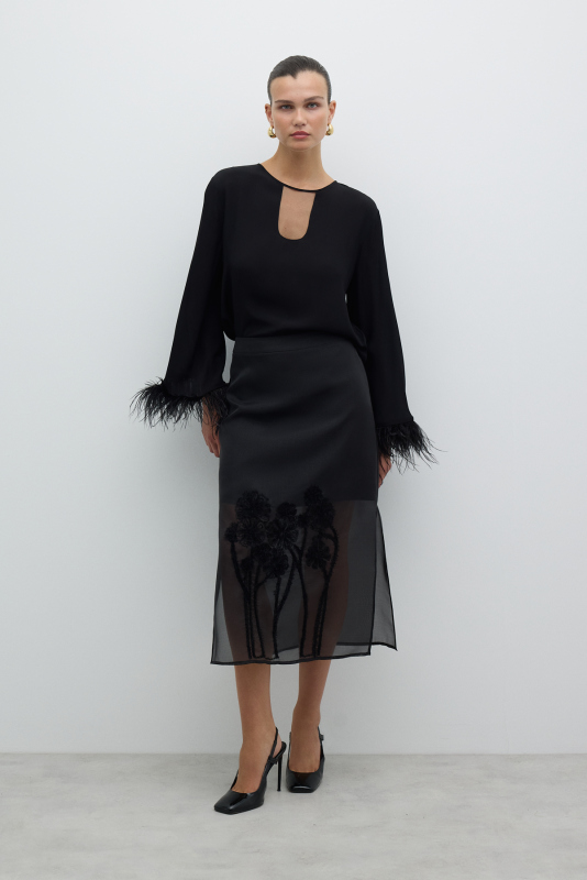 Nakış İşlemeli Yanları Yırtmaçlı Midi Boy Etek Siyah - 1