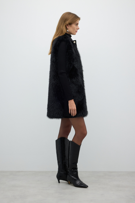 Kilit Tokalı Kürk Yelek Siyah - 3