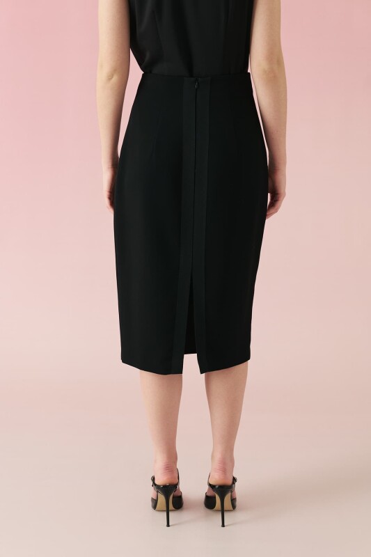 Arkası Yırtmaçlı Kalem Etek Siyah - Roman (1)