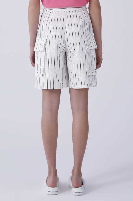 Kemerli Siyah Çizgili Bermuda Şort Beyaz - Roman (1)
