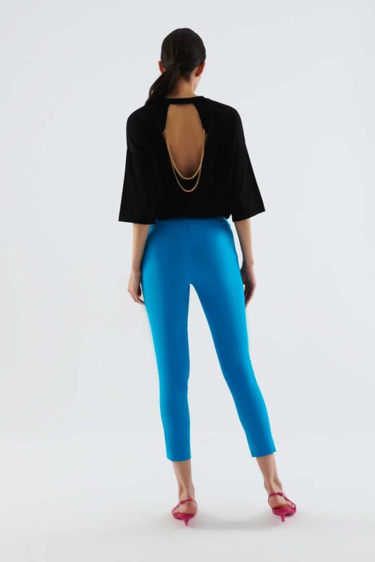 Kısa Paçalı Düğmeli Kadın Pantolon Turkuaz - 2