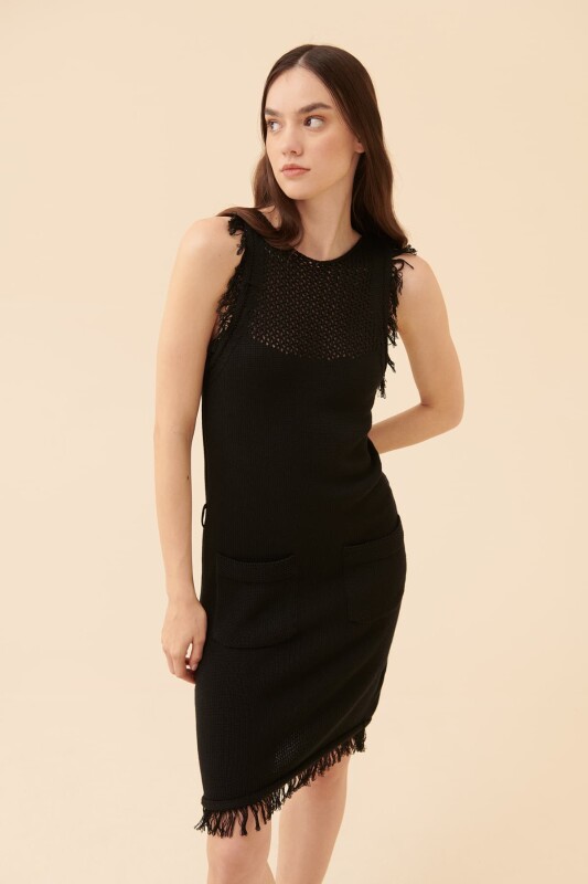 Kuşaklı Püsküllü Triko Elbise Siyah - 3