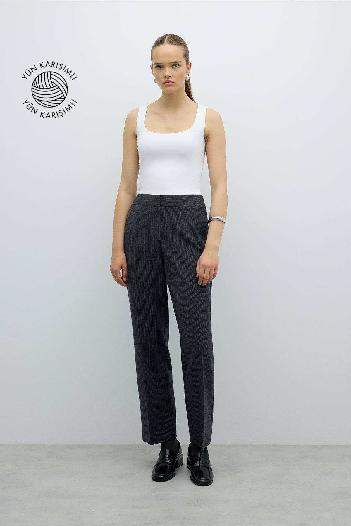 Lurex Çizgili Düz Paça Pantolon Gri