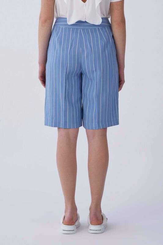 Mavi Çizgili Kadın Bermuda Mavi - Beyaz - Roman (1)