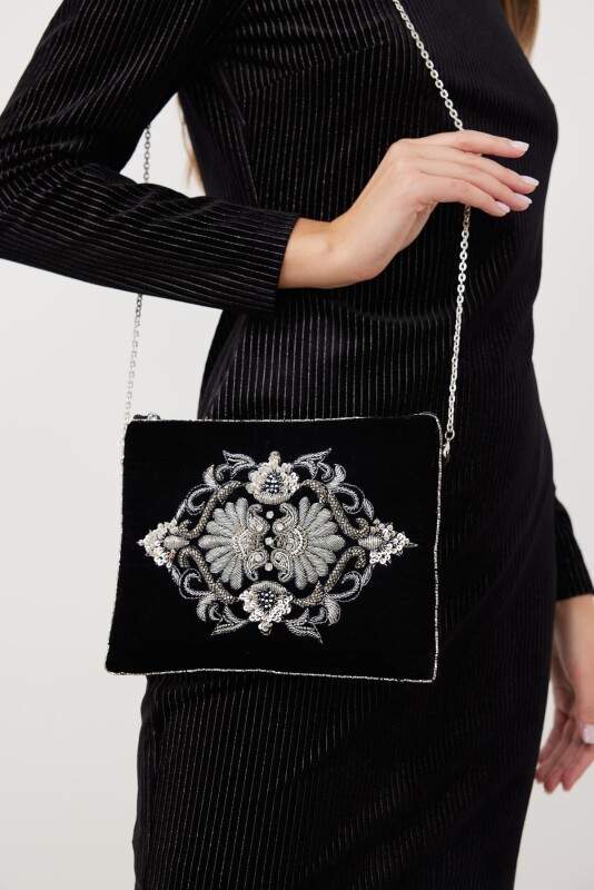 Embroidered Velvet Clutch Bag Original - Roman (1)