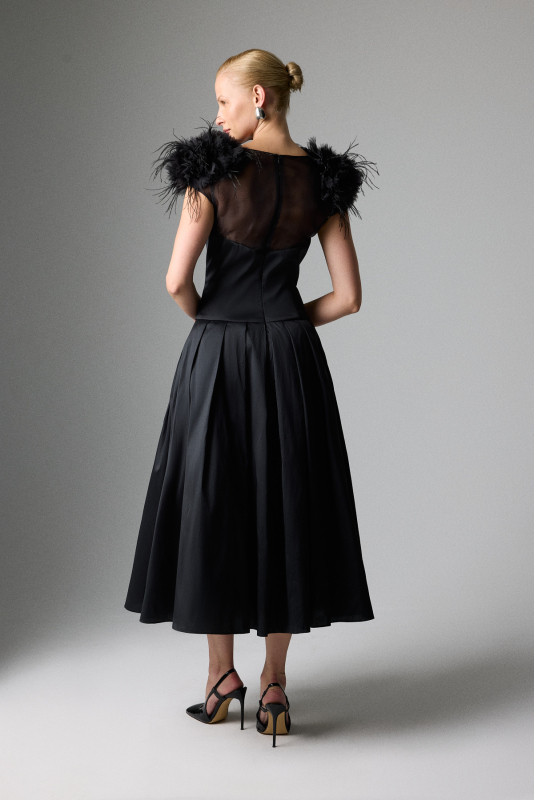 Omuzları Çiçek Aksesuarlı Pileli Midi Boy Elbise Siyah - Roman (1)