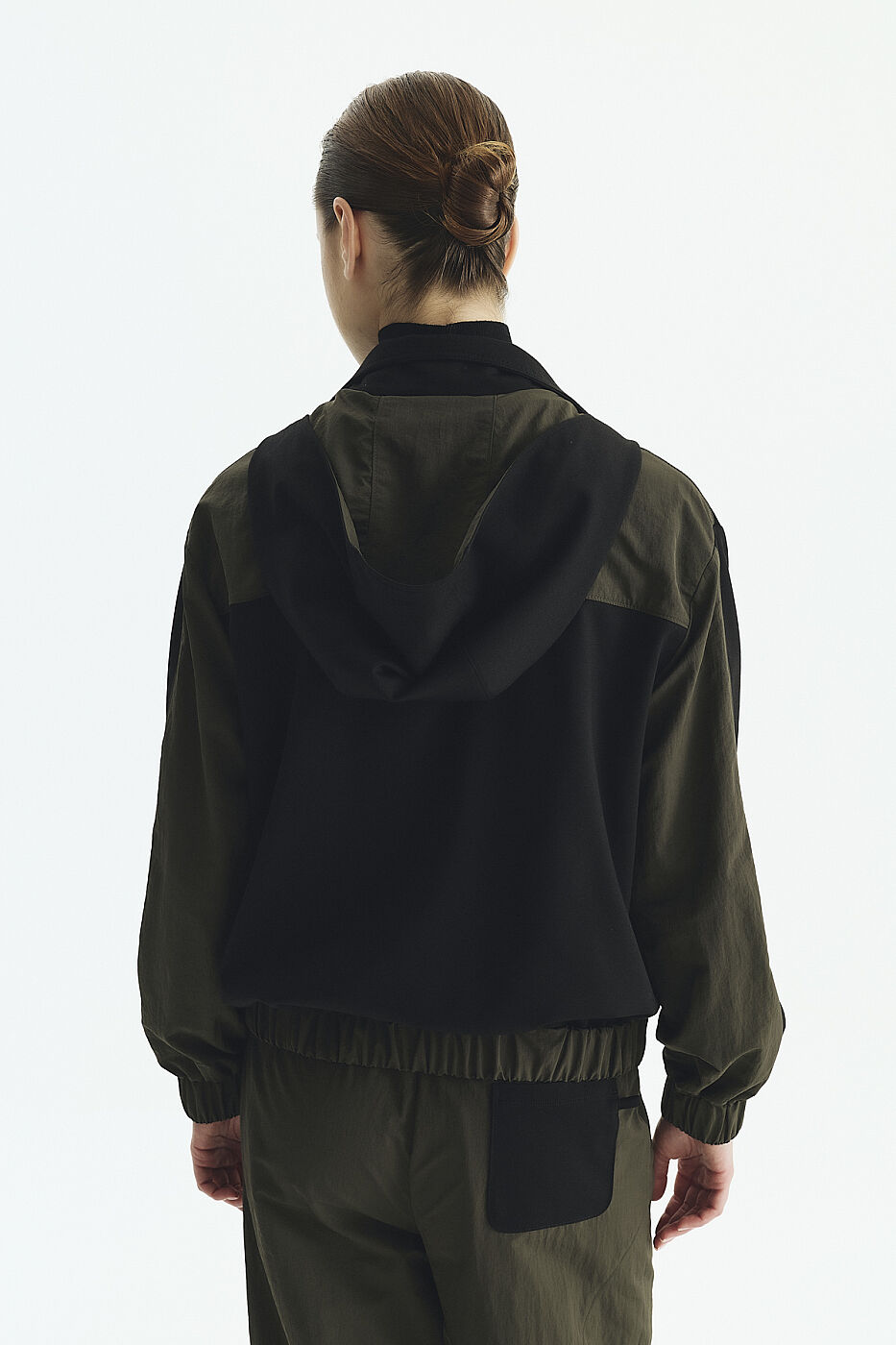 Önü Fermuarlı Çift Cepli Kapüşonlu Sweatshirt Siyah - 2