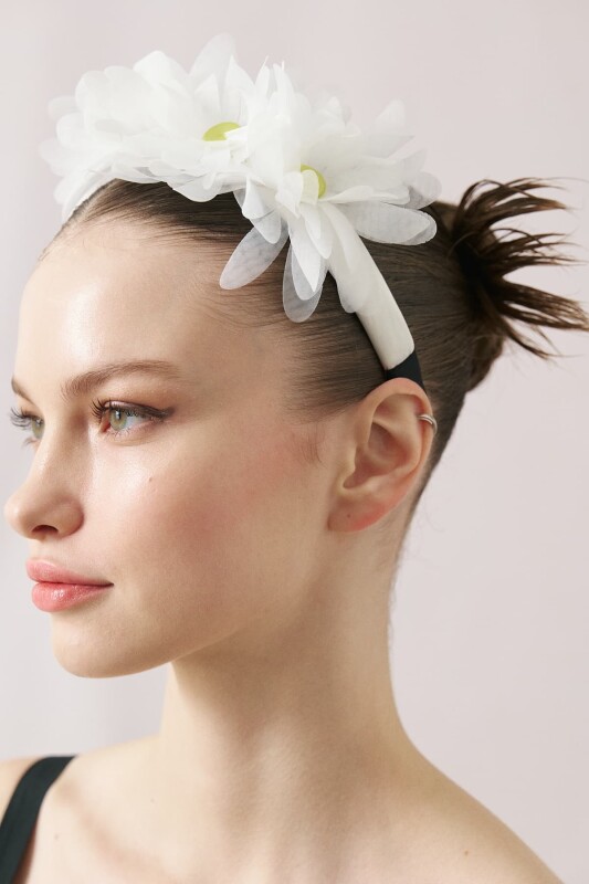 Papatya Figürlü Organze Taç Sarı - Roman (1)